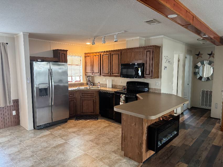 Zephyrhills, FL Mobile Home for Sale located at 38040 Woodgate Lane Ramblewood Village